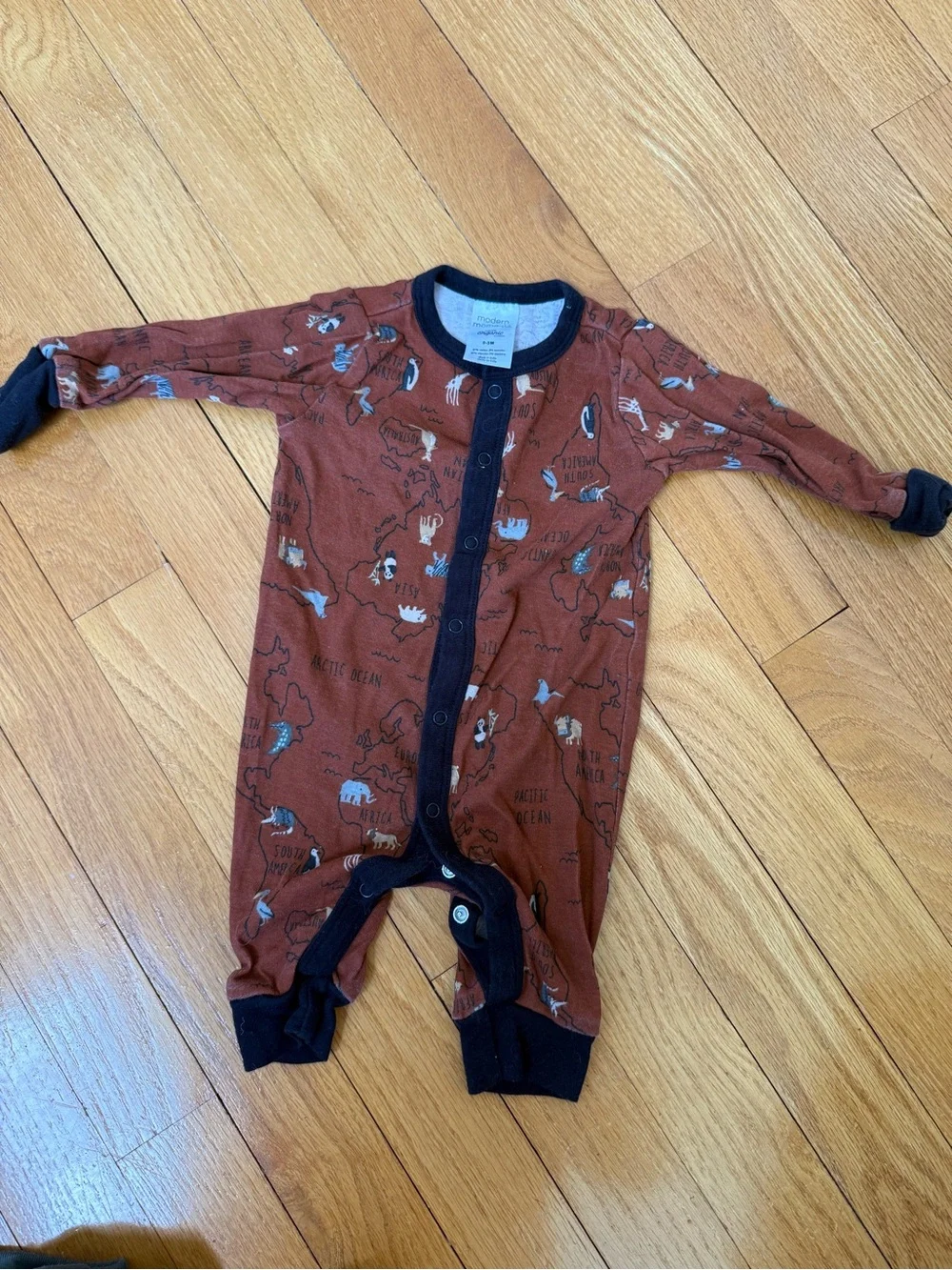 Set of 4 0-3 month pajamas, old navy/modern moments/simple joys